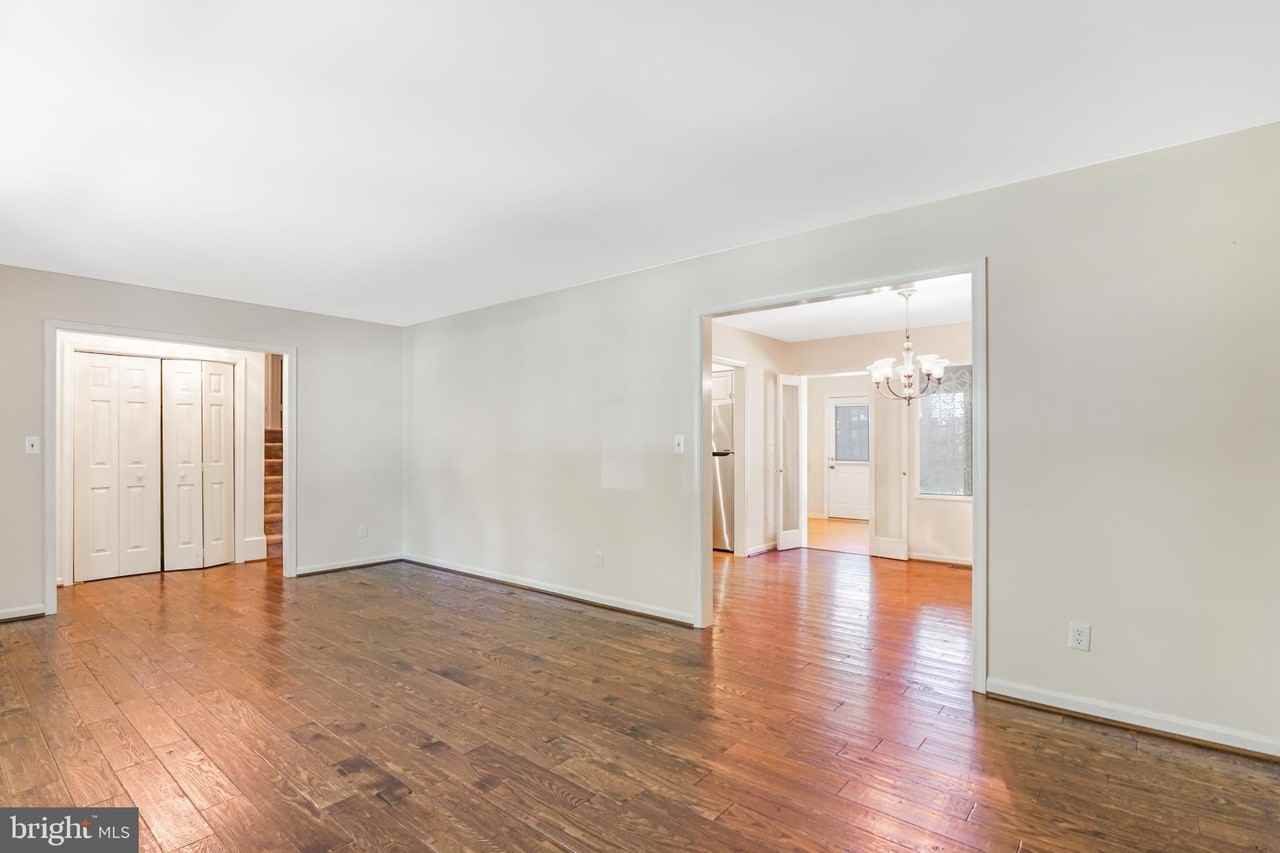 2 Adam Ct - Photo 6 of 42