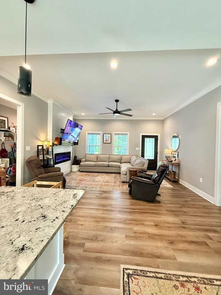 369 S Glebe Rd - Photo 5 of 25
