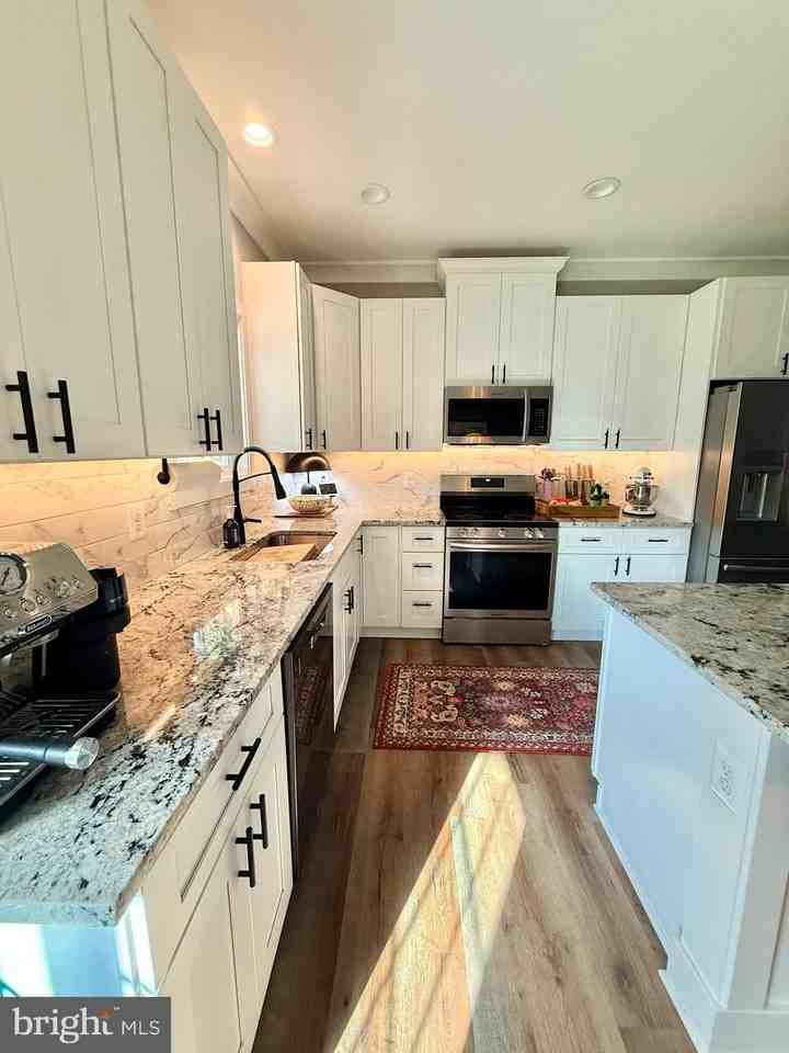 369 S Glebe Rd - Photo 7 of 25