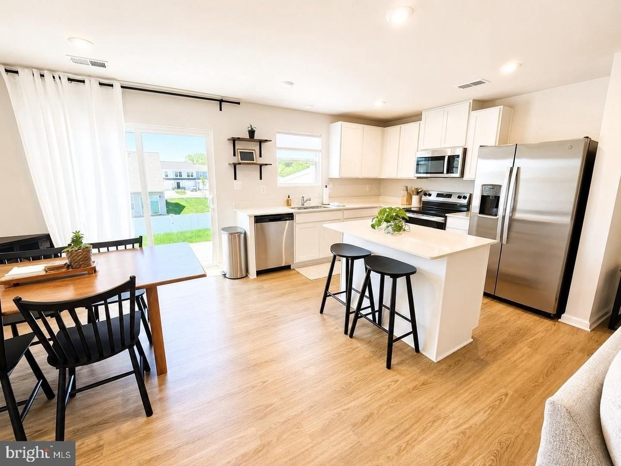 33 Apollo Rd - Photo 4 of 23