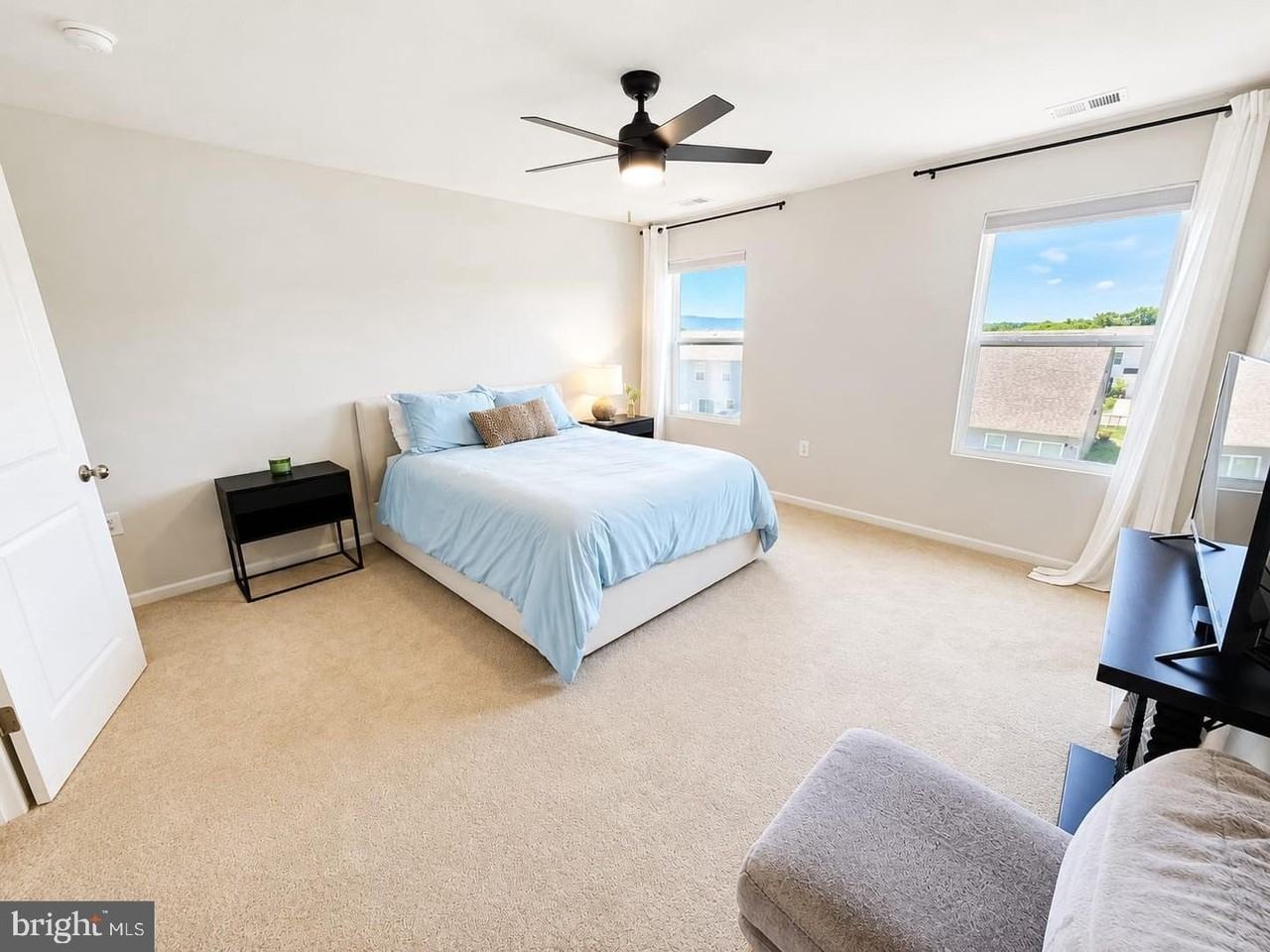33 Apollo Rd - Photo 6 of 23