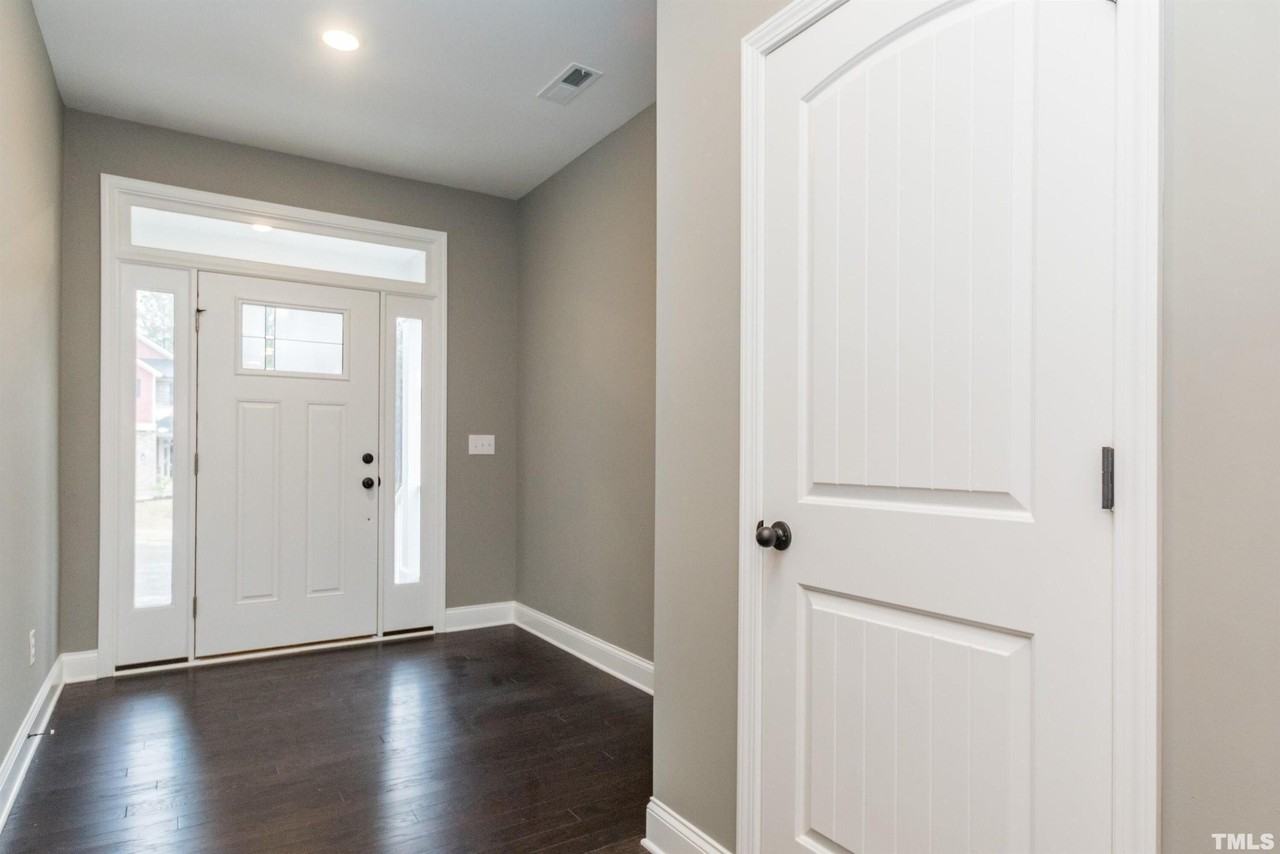 4072 Reunion Creek Pkwy - Photo 3 of 26
