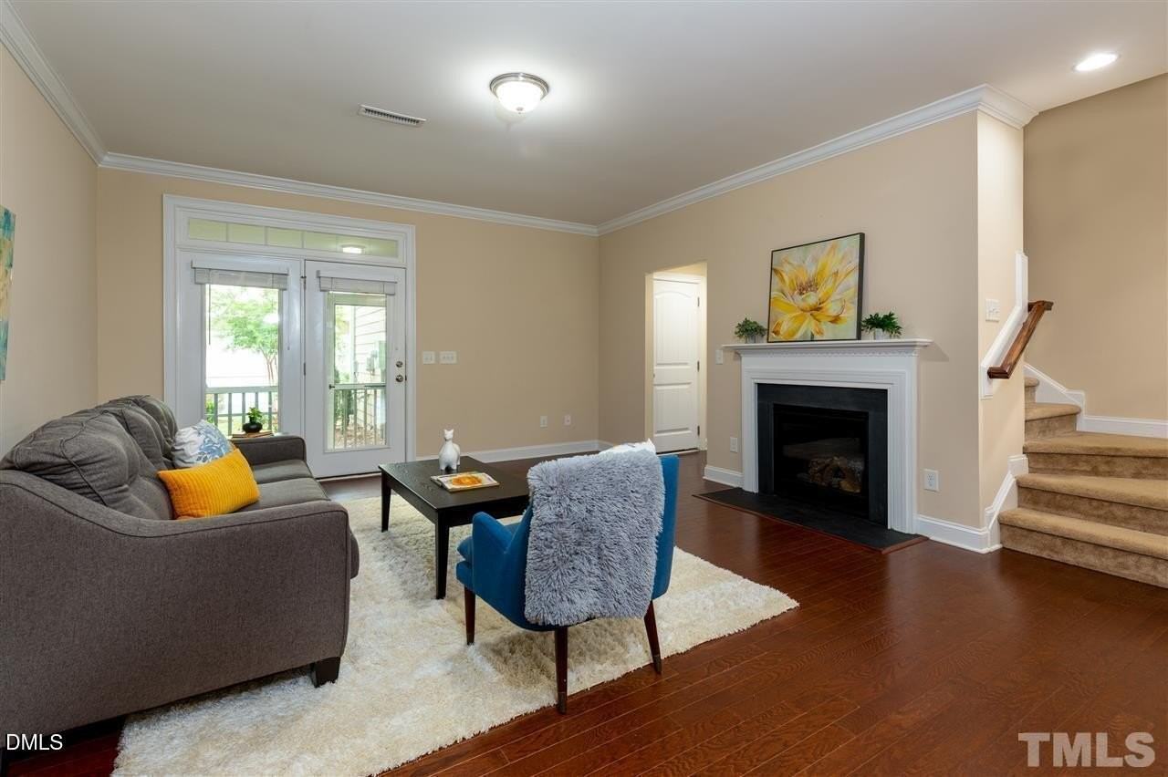 4015 Overcup Oak Ln - Photo 3 of 17