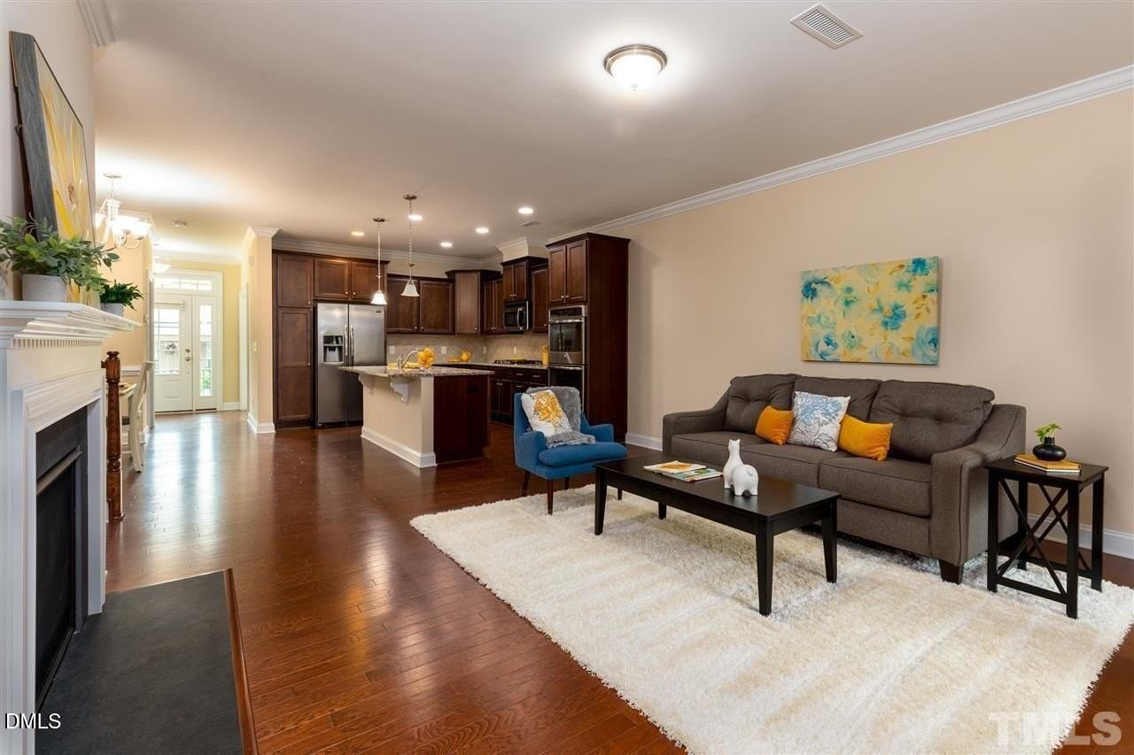 4015 Overcup Oak Ln - Photo 6 of 17