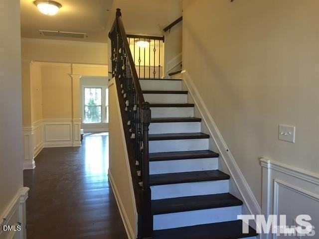 425 Daylin Dr - Photo 2 of 6
