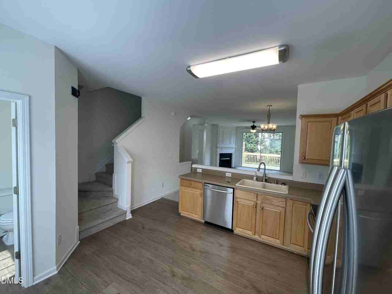 4905 Wyatt Brook Way - Photo 4 of 20