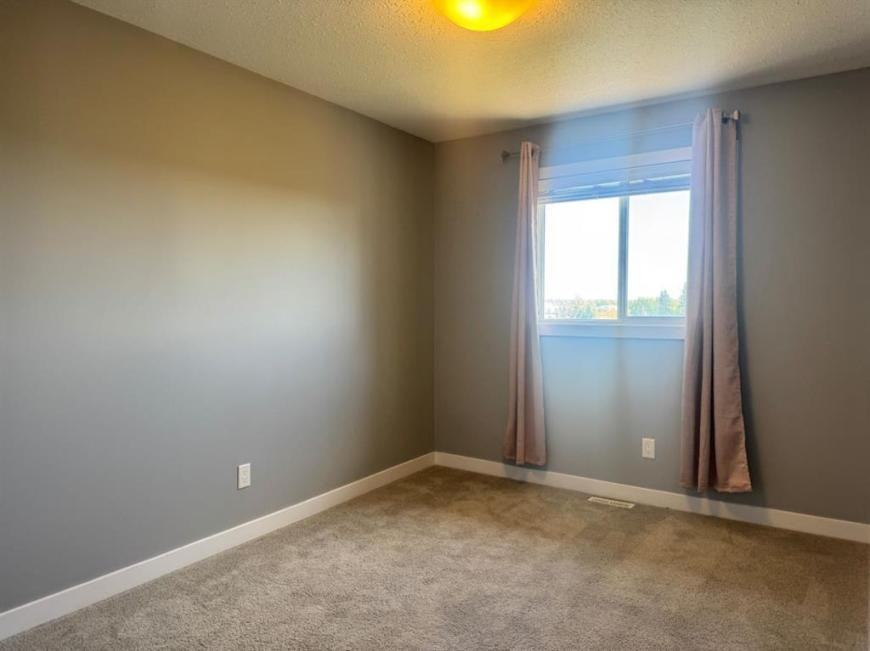 8453 101 Ave - Photo 5 of 10