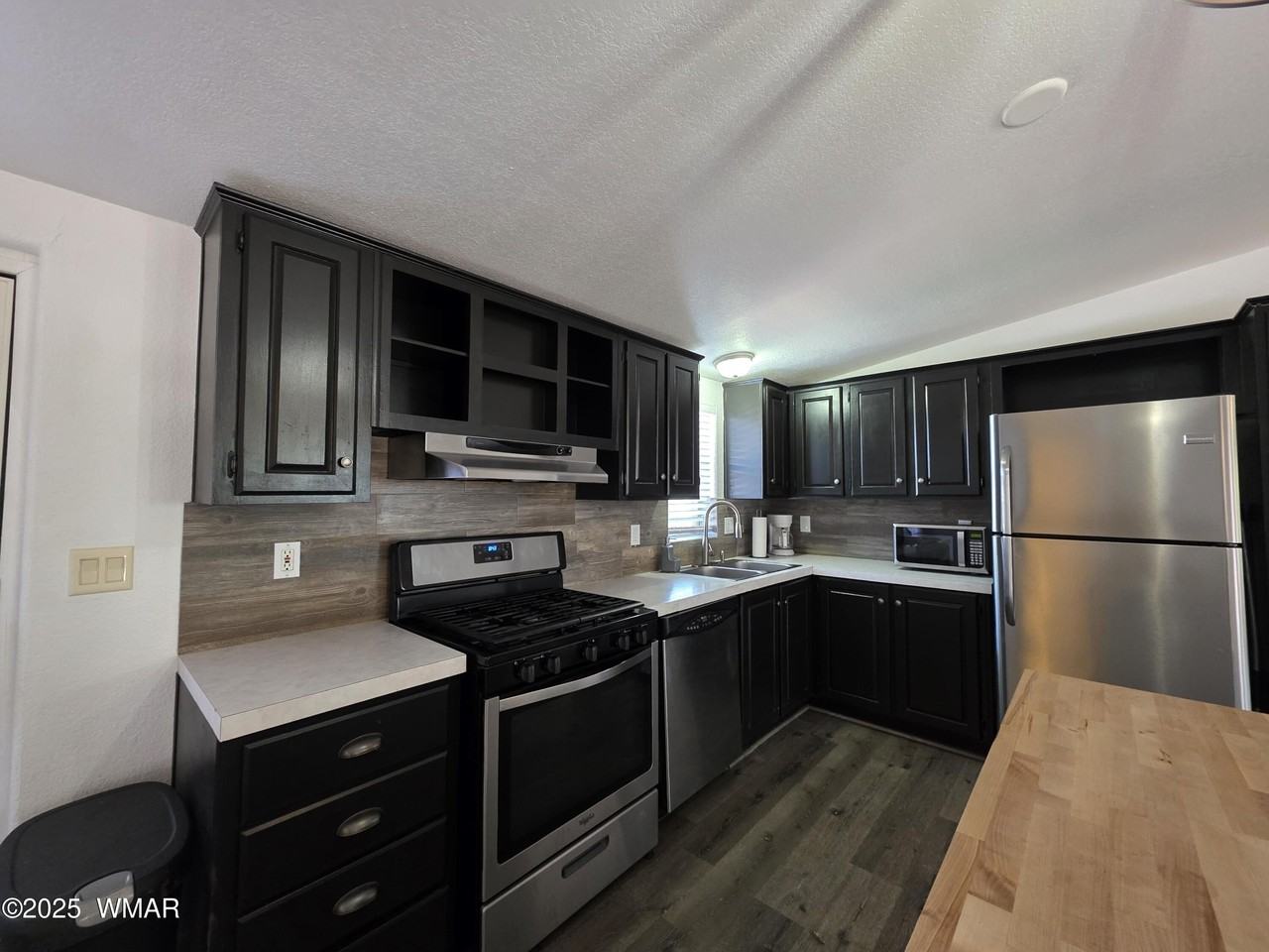 8028 Well Rd - Photo 6 of 25
