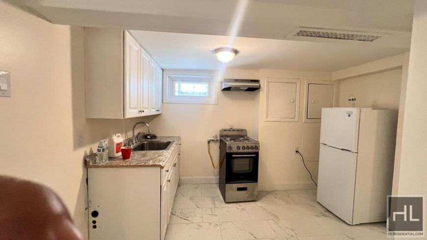 1465 E 64th St - Photo 6 of 9