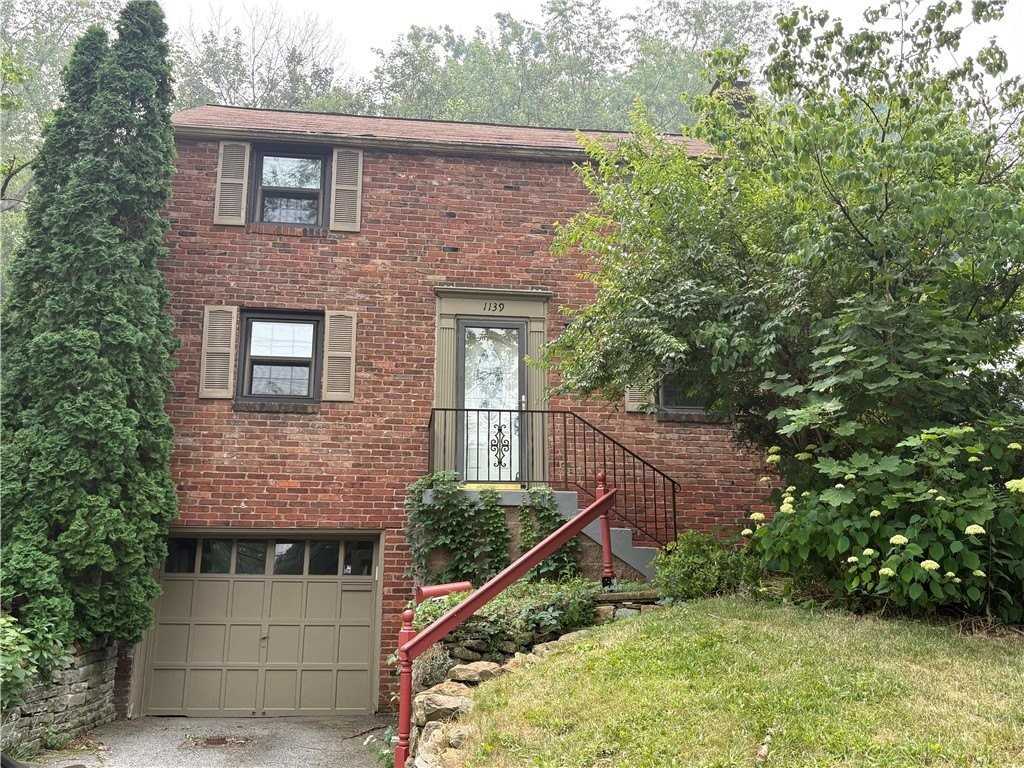 1139 Cedar Blvd