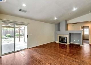 509 Saddleback Cir #1 - Photo 4 of 36