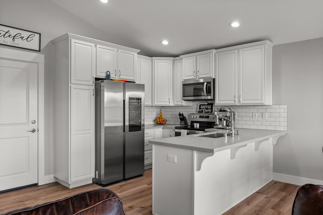 571 Puffin Ave Ne #1 - Photo 7 of 33