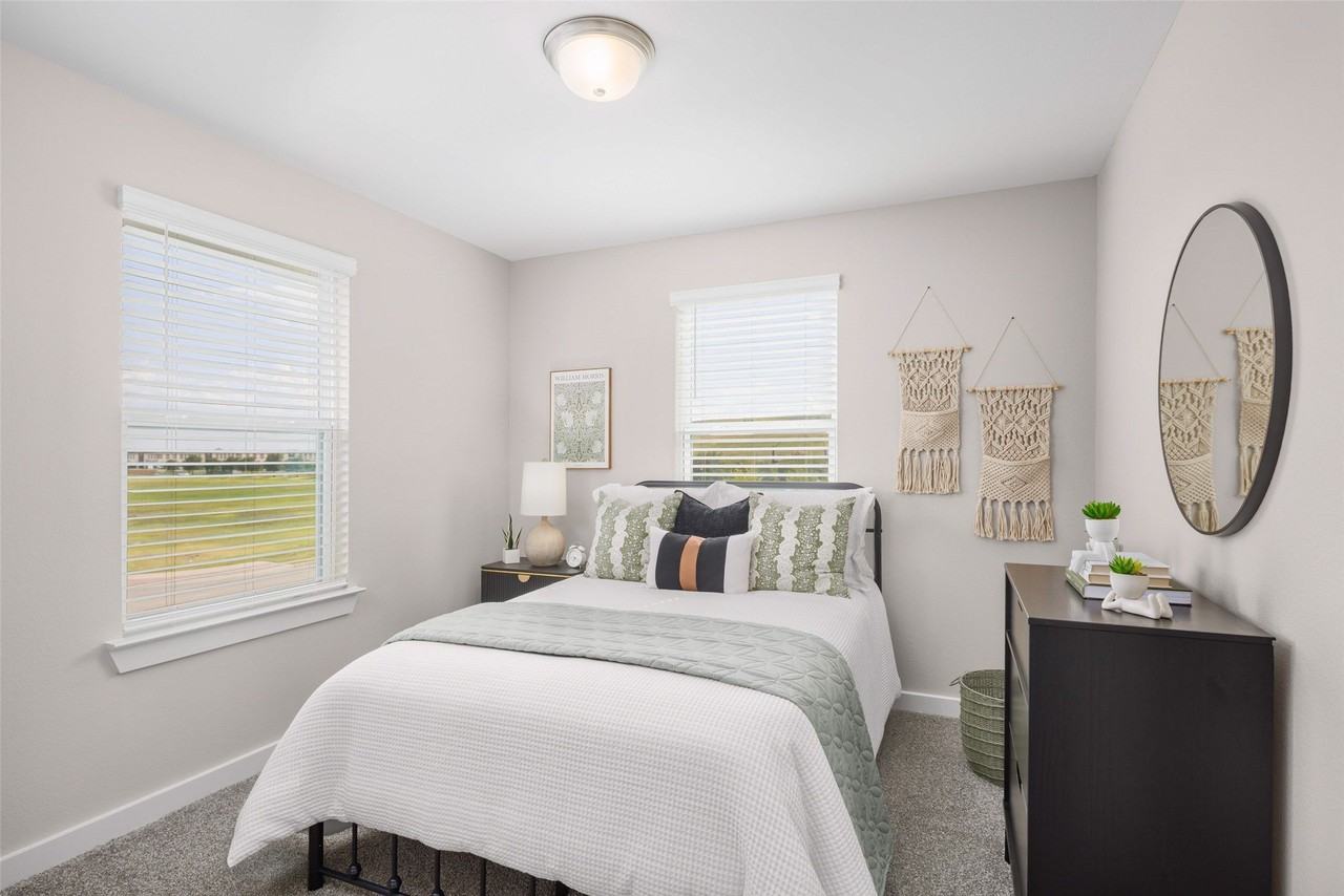 828 Feather Thorn Dr - Photo 6 of 15