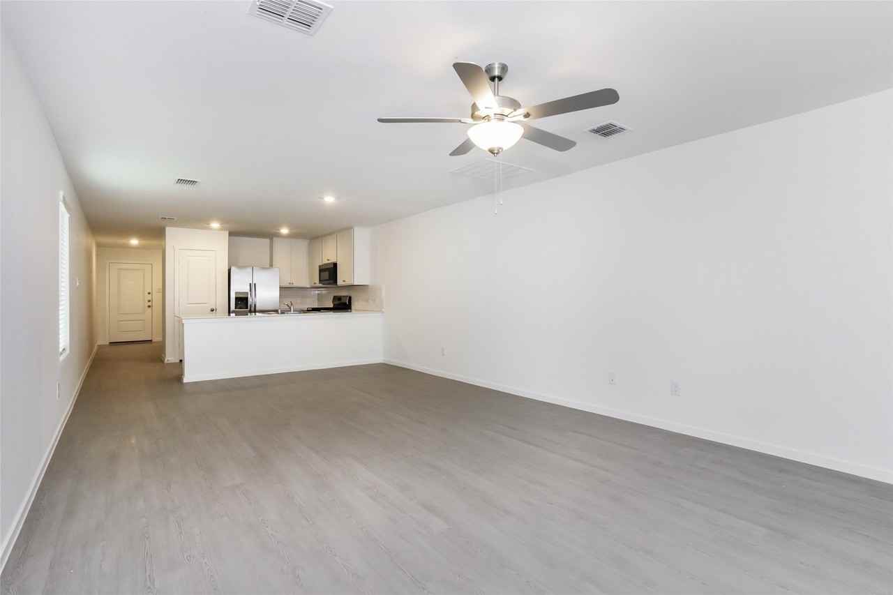 15248 Grappling Irons Ln - Photo 3 of 25