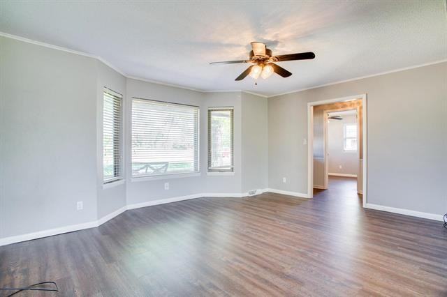 423 Kansas Ave #1 - Photo 3 of 31