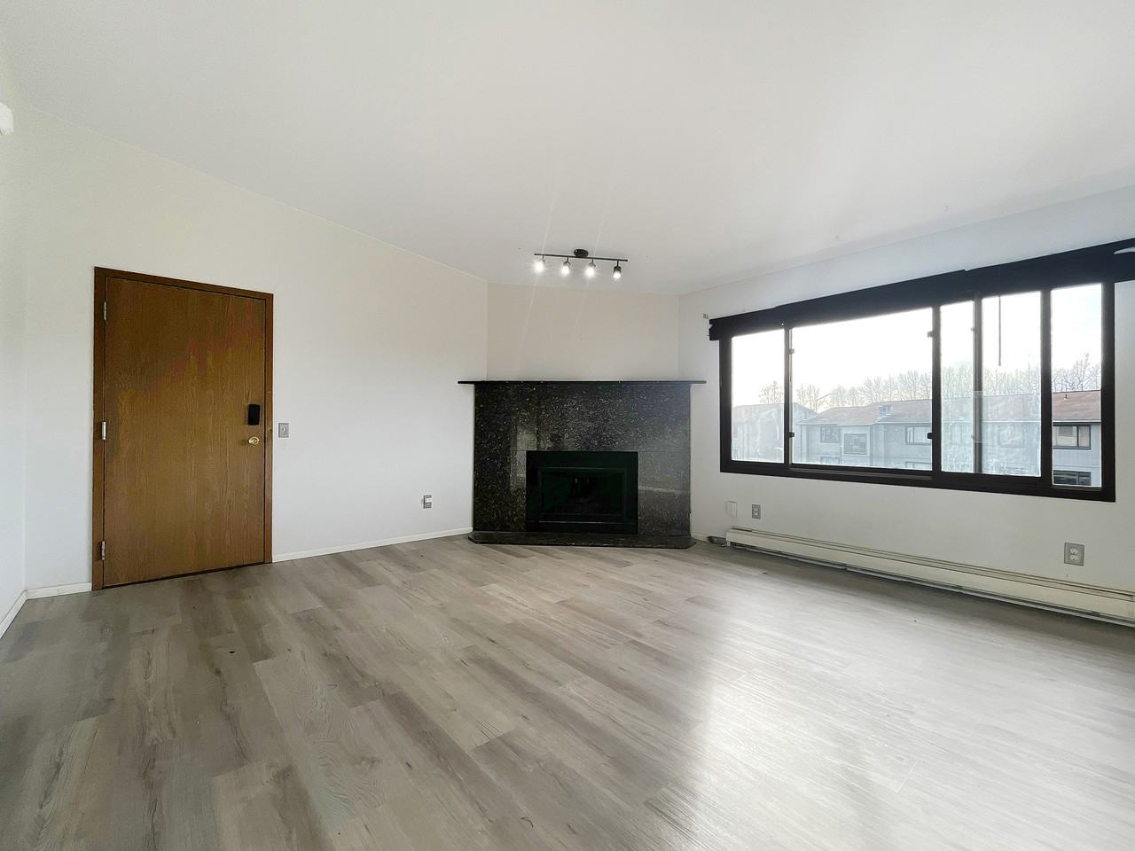 221 McCarrey Street - 18BUnit 18-B #18B - Photo 6 of 10
