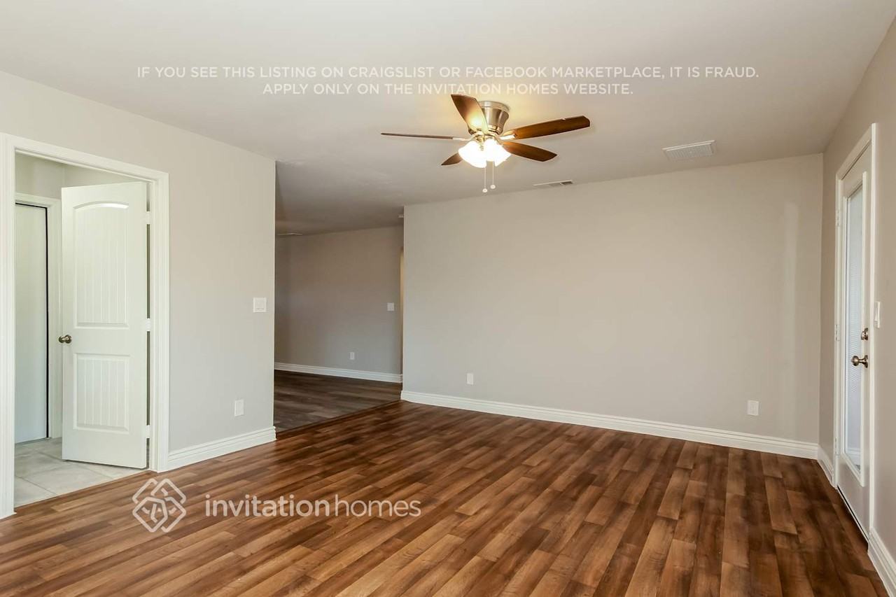 6445 W Carol Ave - Photo 4 of 16