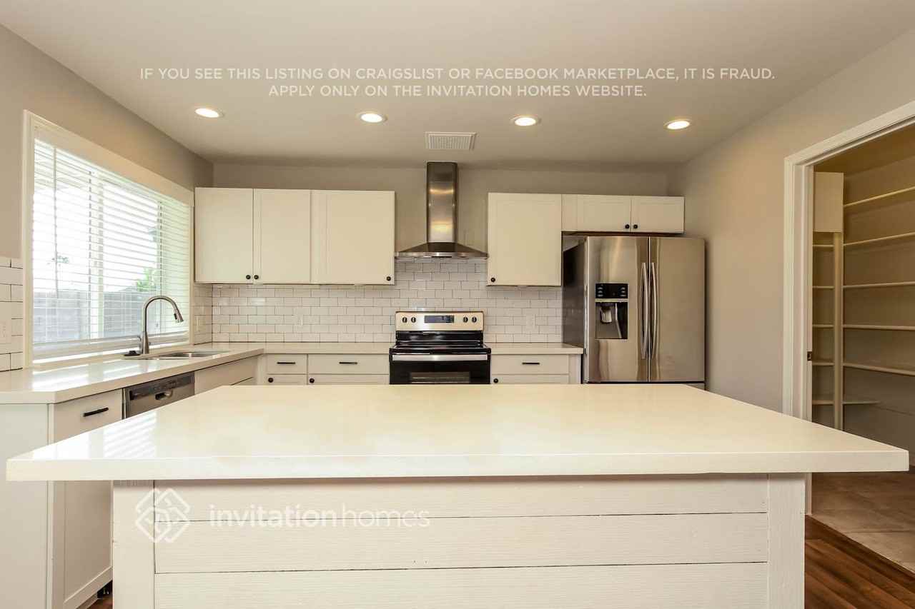 6445 W Carol Ave - Photo 6 of 16