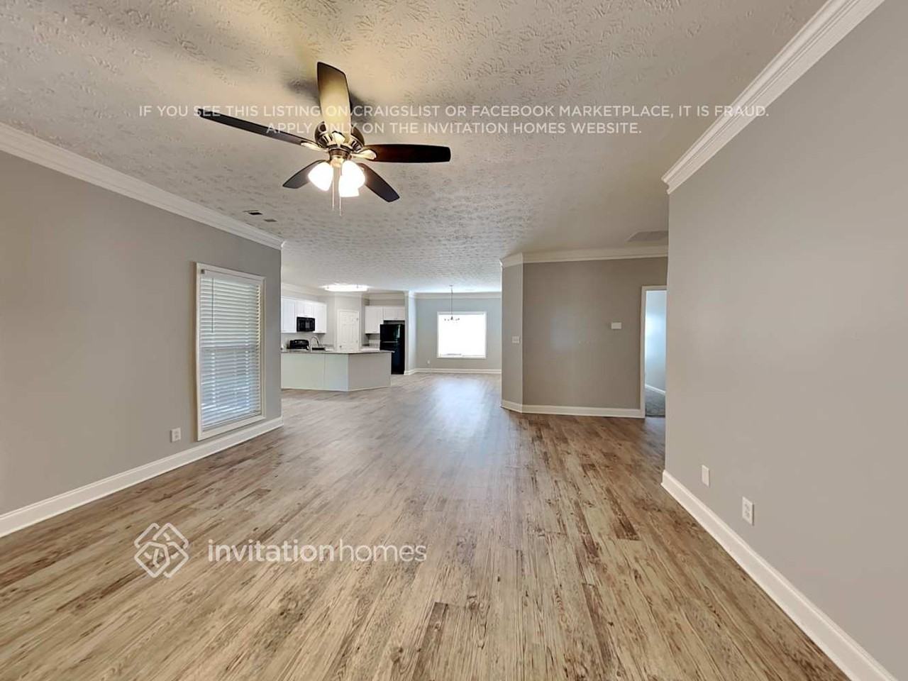 2015 Towne Park Dr - Photo 4 of 18