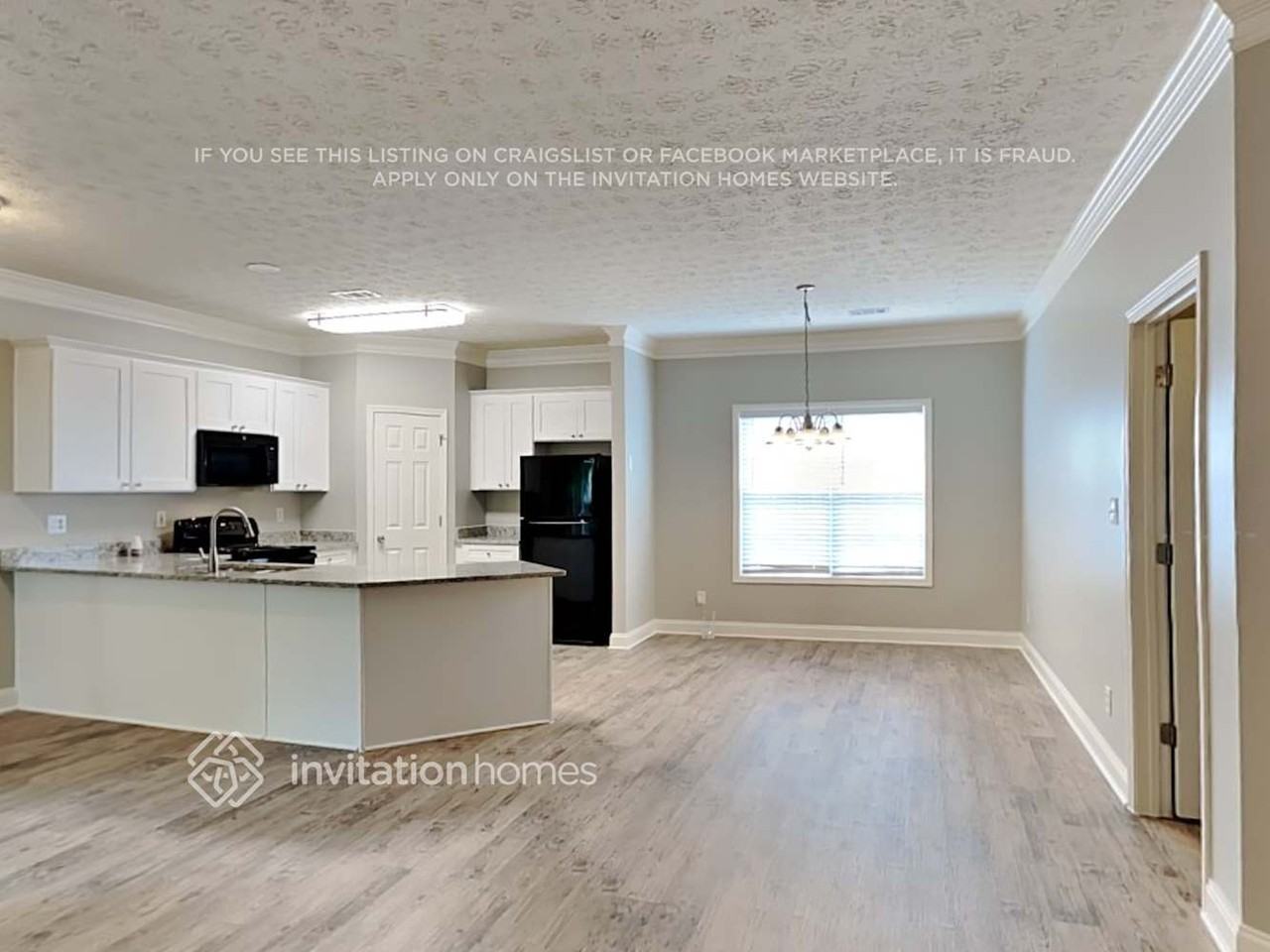 2015 Towne Park Dr - Photo 5 of 18