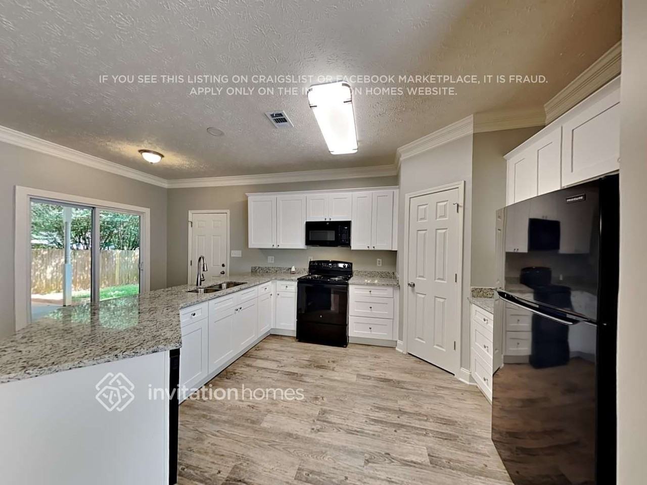 2015 Towne Park Dr - Photo 6 of 18