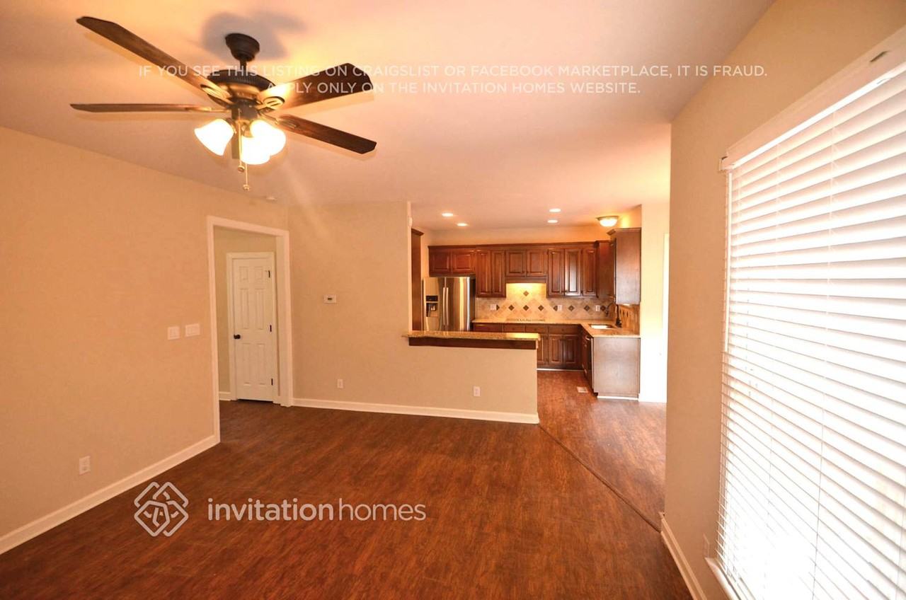 7908 Harrington Woods Rd - Photo 3 of 15