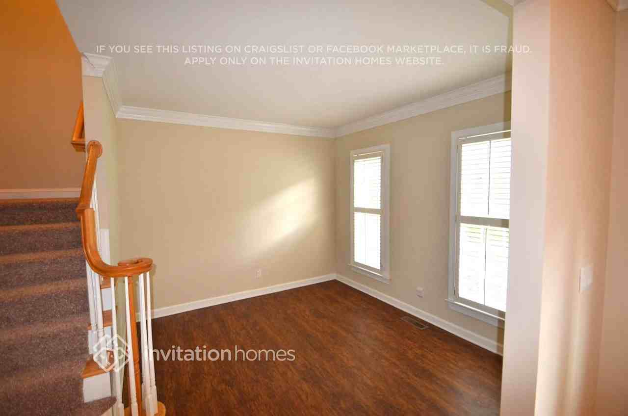 7908 Harrington Woods Rd - Photo 6 of 15