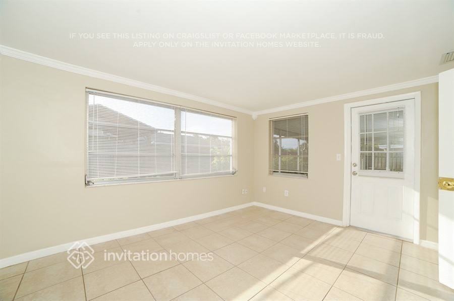 3910 Glissade Dr - Photo 4 of 16