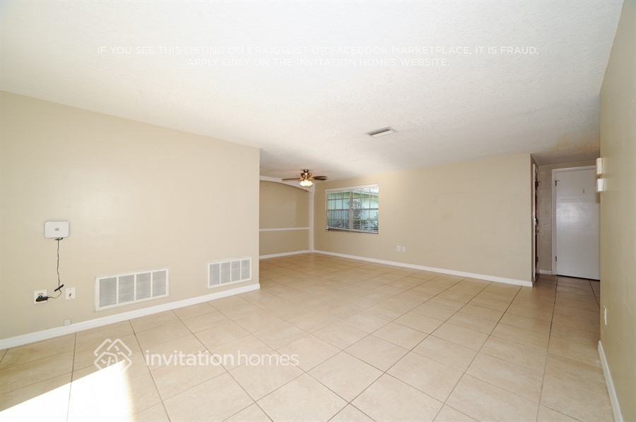3910 Glissade Dr - Photo 5 of 16