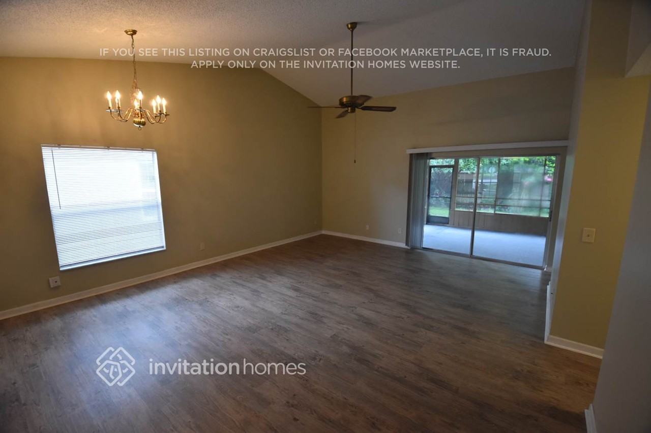 1070 Gwyn Cir - Photo 2 of 14