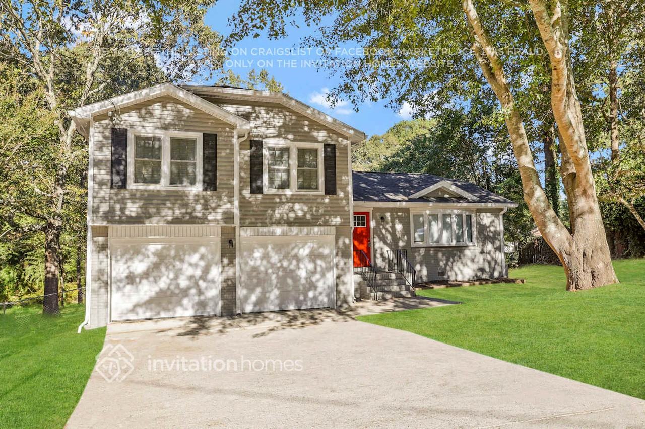 3049 Larkspur Cir - Photo 2 of 27