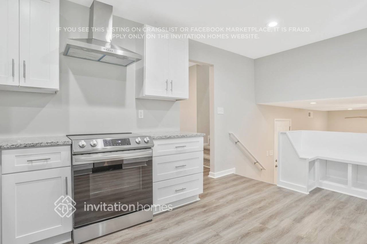 3049 Larkspur Cir - Photo 4 of 27