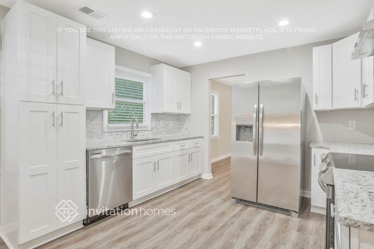3049 Larkspur Cir - Photo 6 of 27