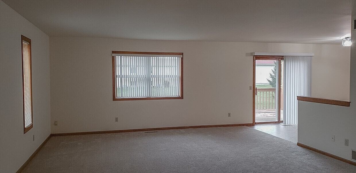 113 W Parkview St #B - Photo 2 of 21