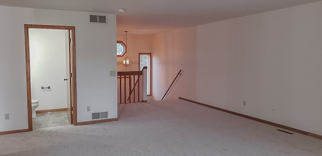 113 W Parkview St #B - Photo 4 of 21