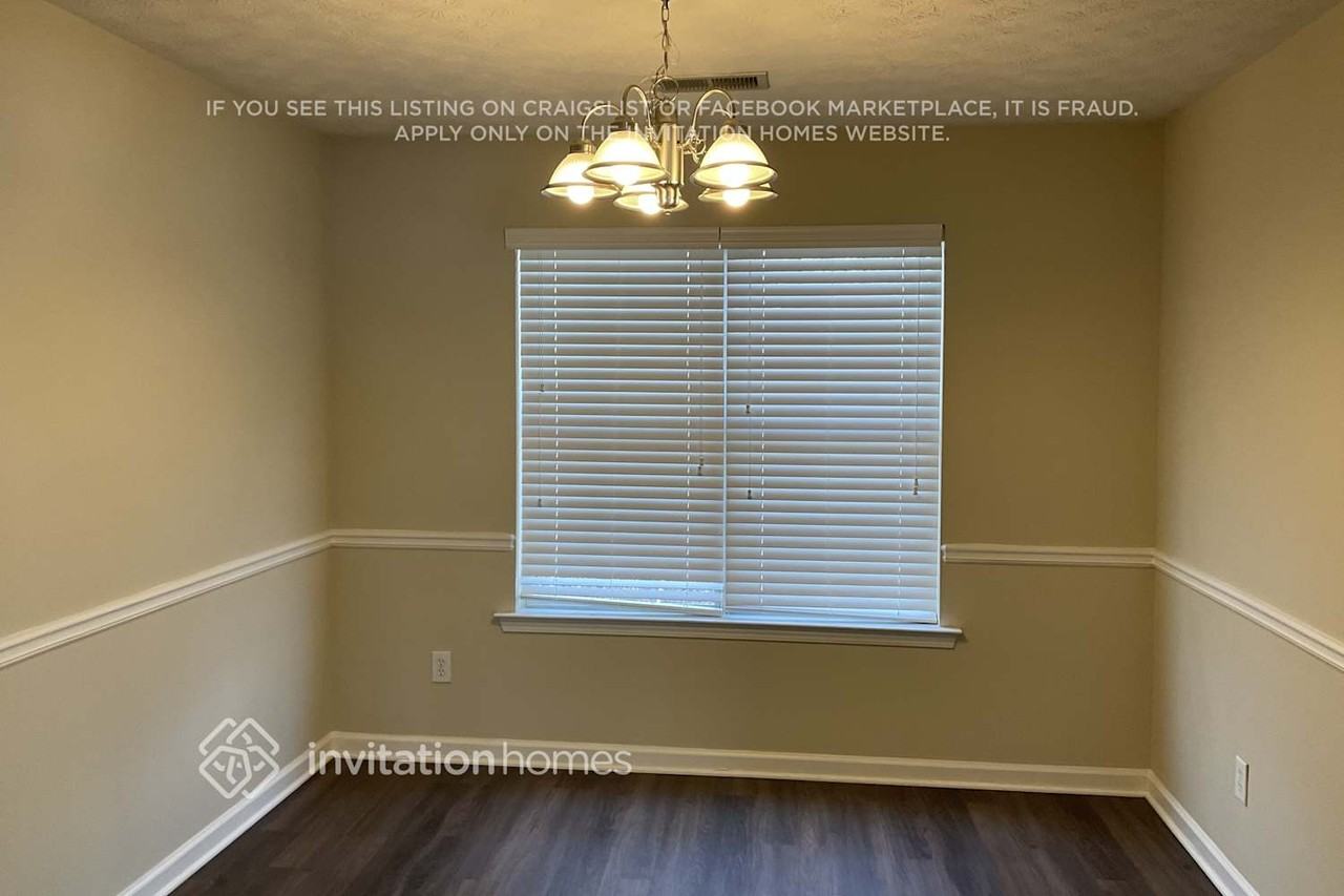 3907 Brandon Lee Way - Photo 3 of 10
