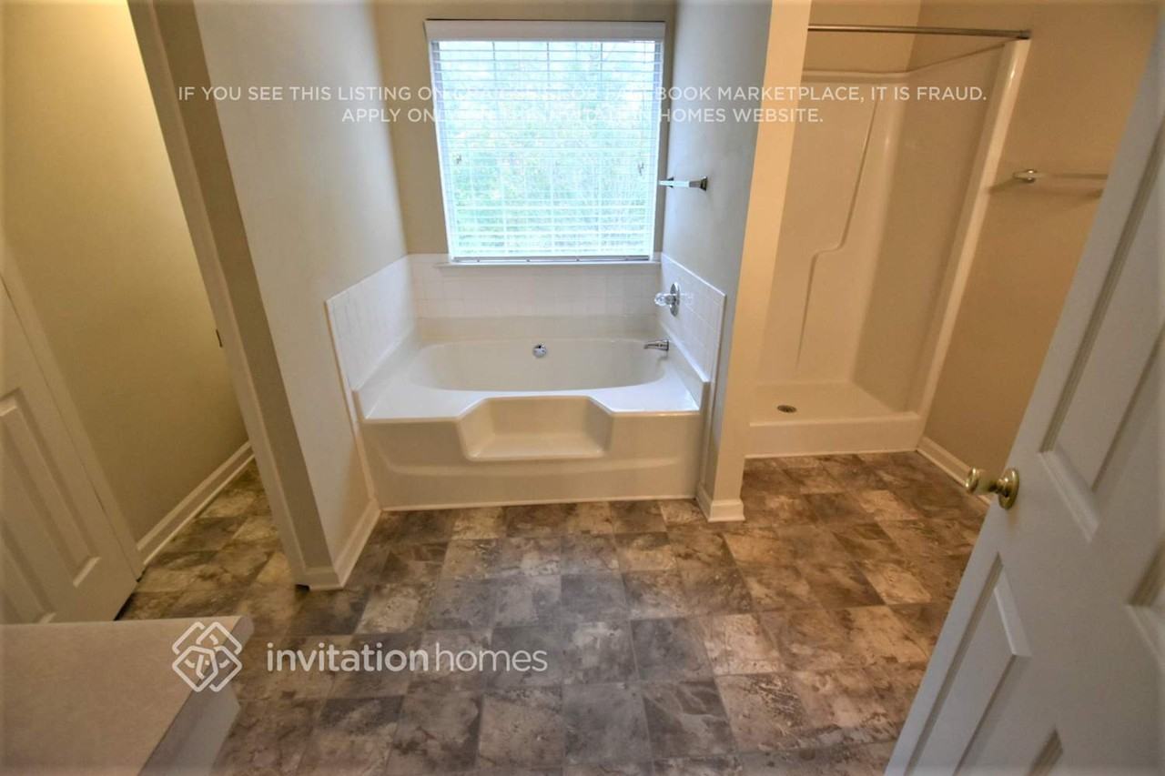 3907 Brandon Lee Way - Photo 7 of 10
