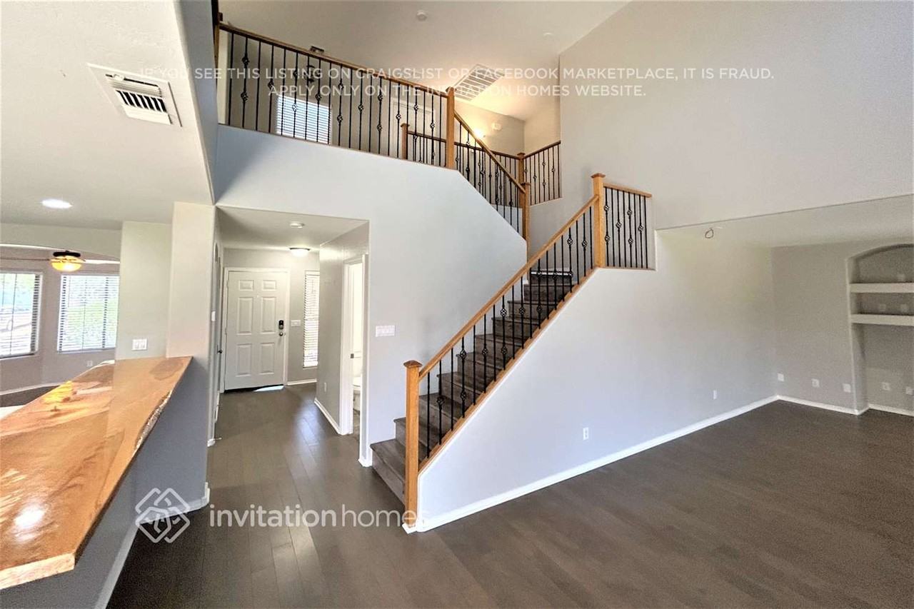 2419 W Maldonado Rd - Photo 2 of 14