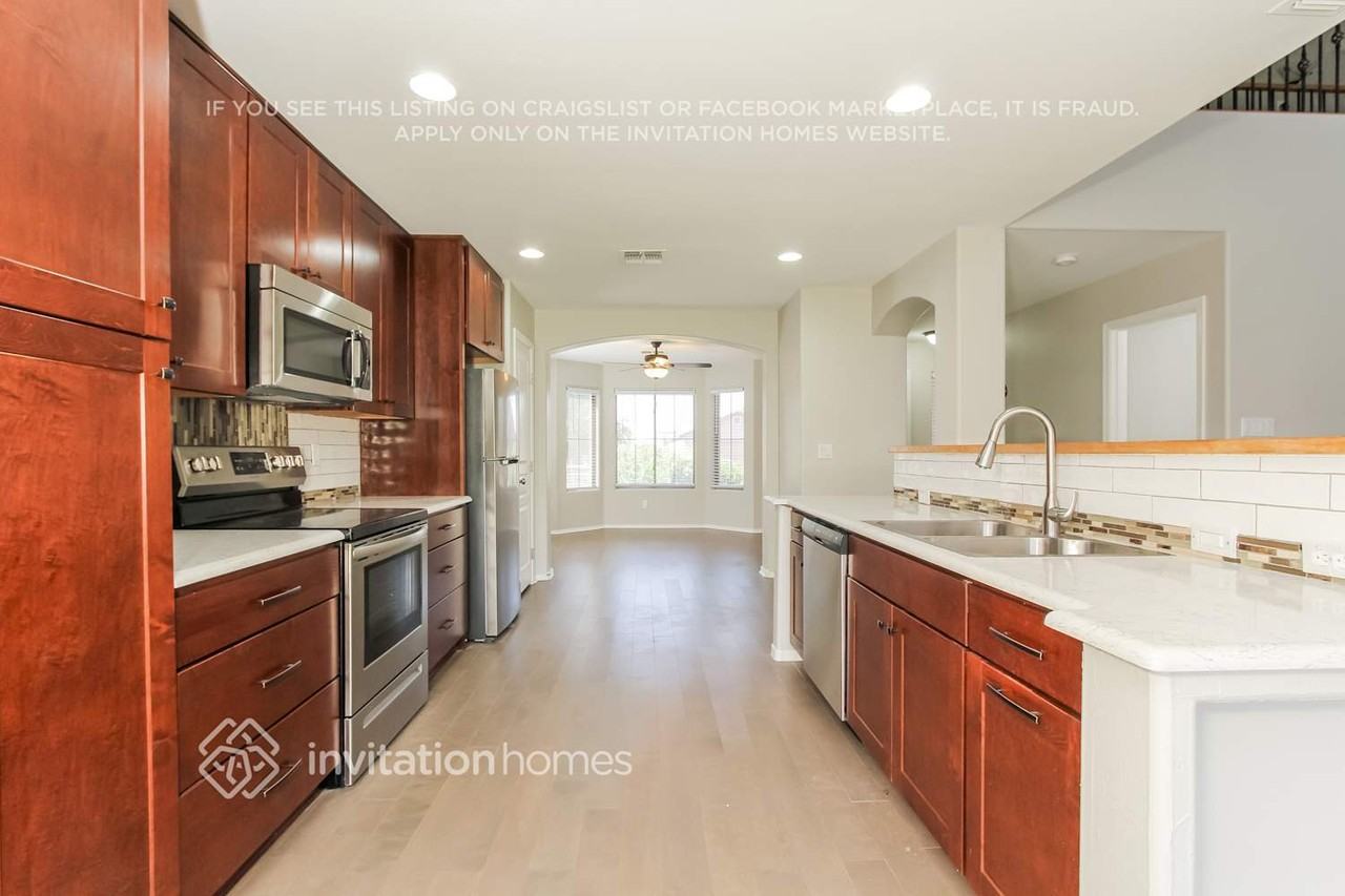 2419 W Maldonado Rd - Photo 4 of 14