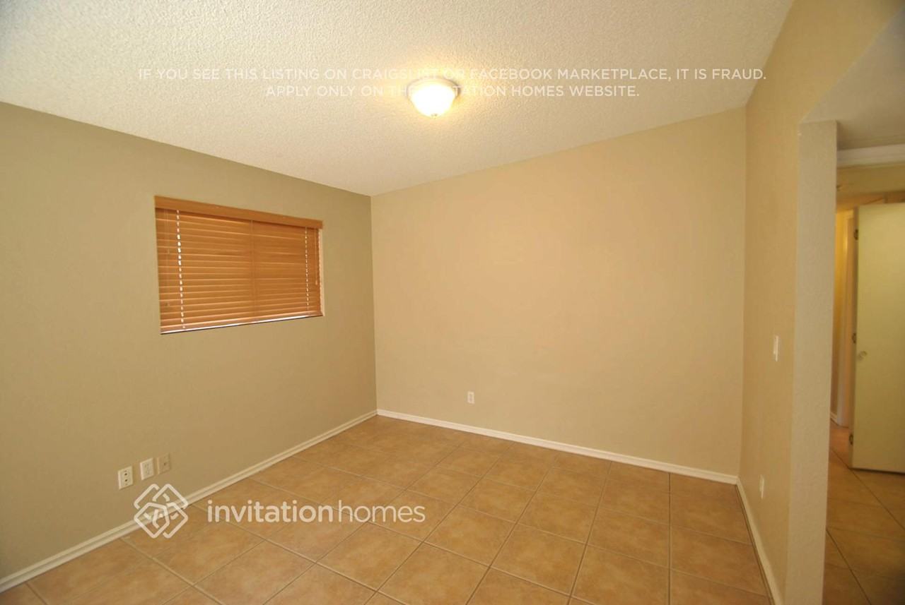 705 N Pine St - Photo 3 of 13