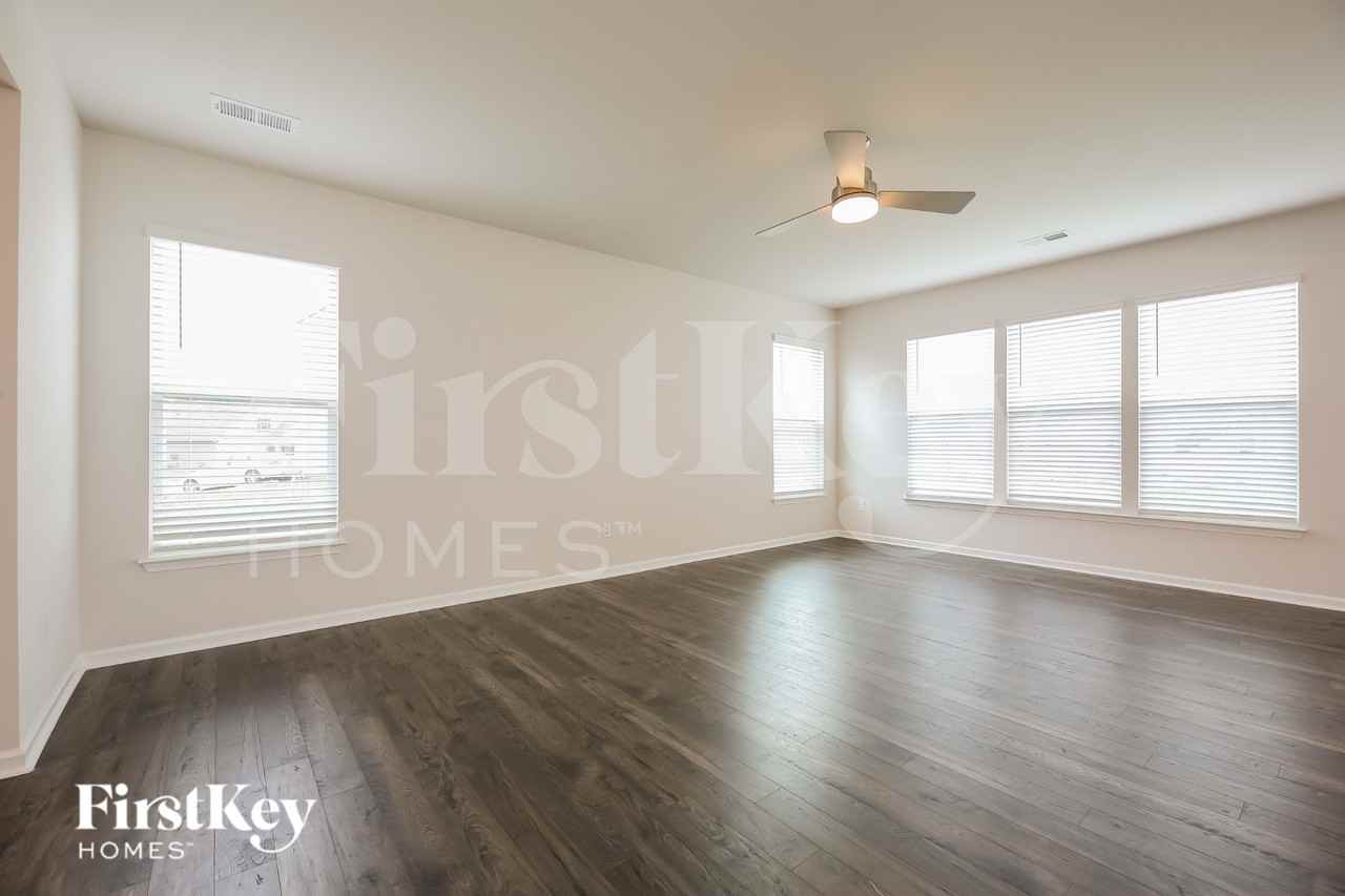 15 Ramblehurst Rd - Photo 3 of 16