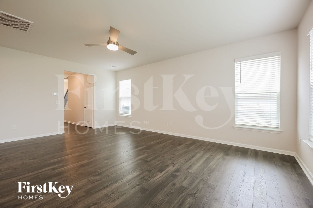 15 Ramblehurst Rd - Photo 4 of 16