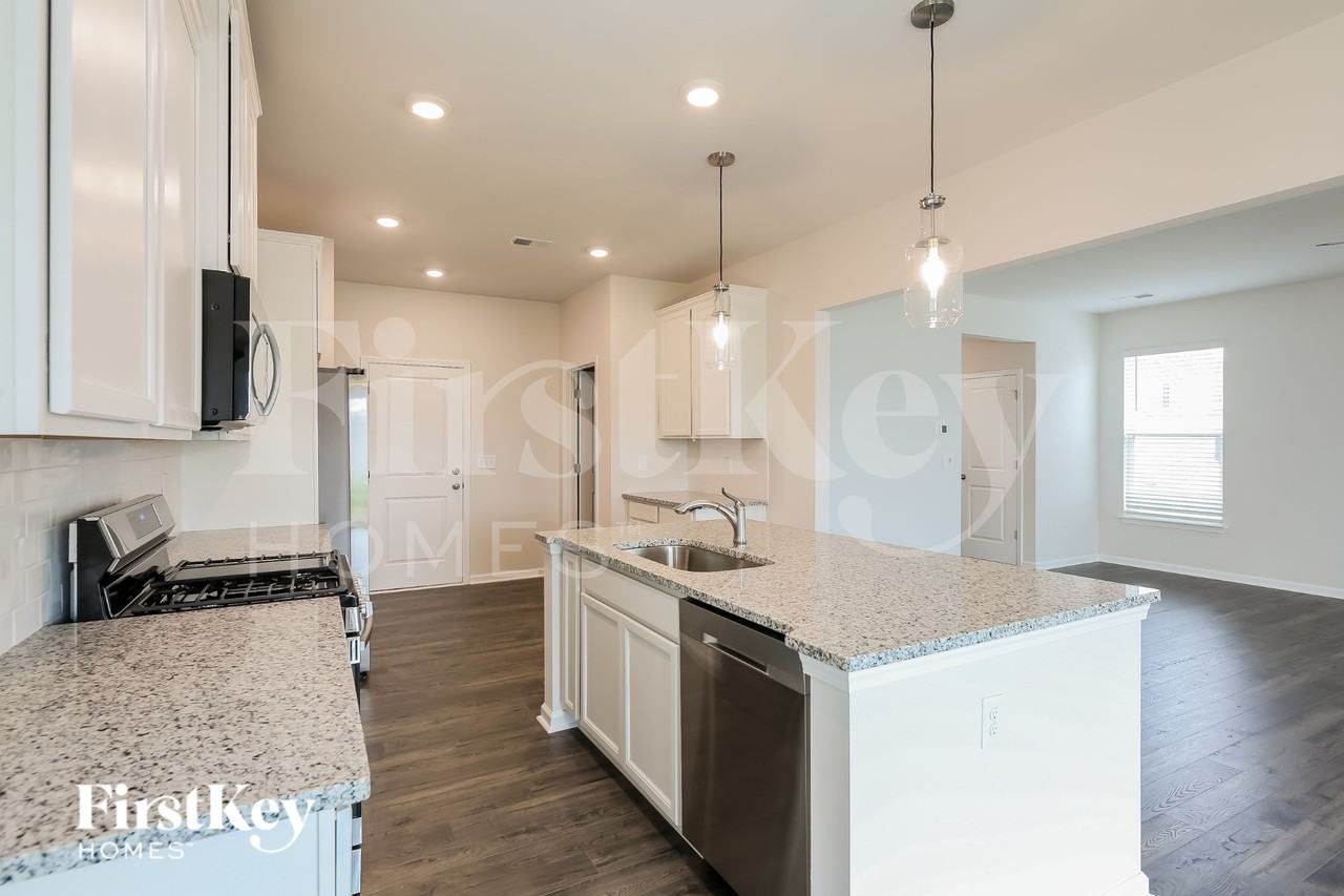 15 Ramblehurst Rd - Photo 7 of 16