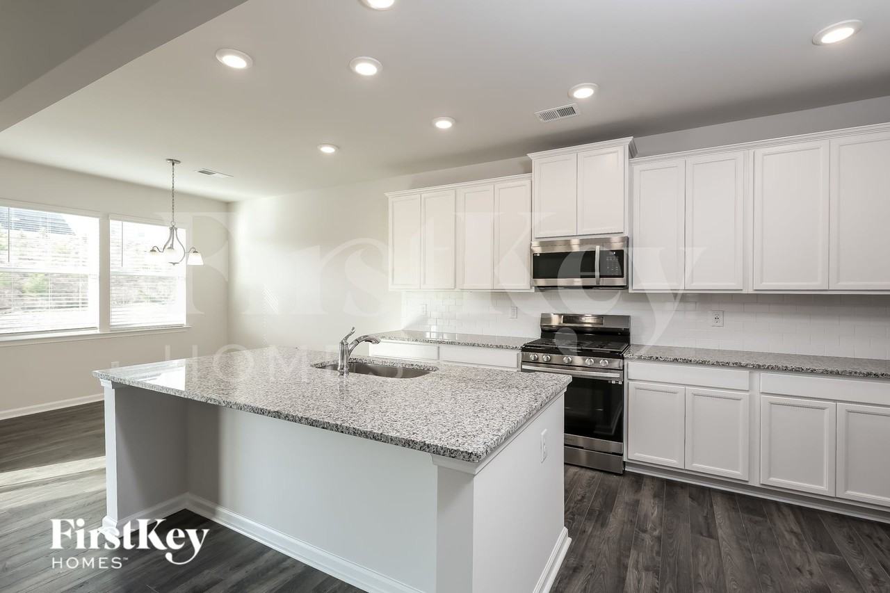 705 Ridgemoor Trl - Photo 6 of 15