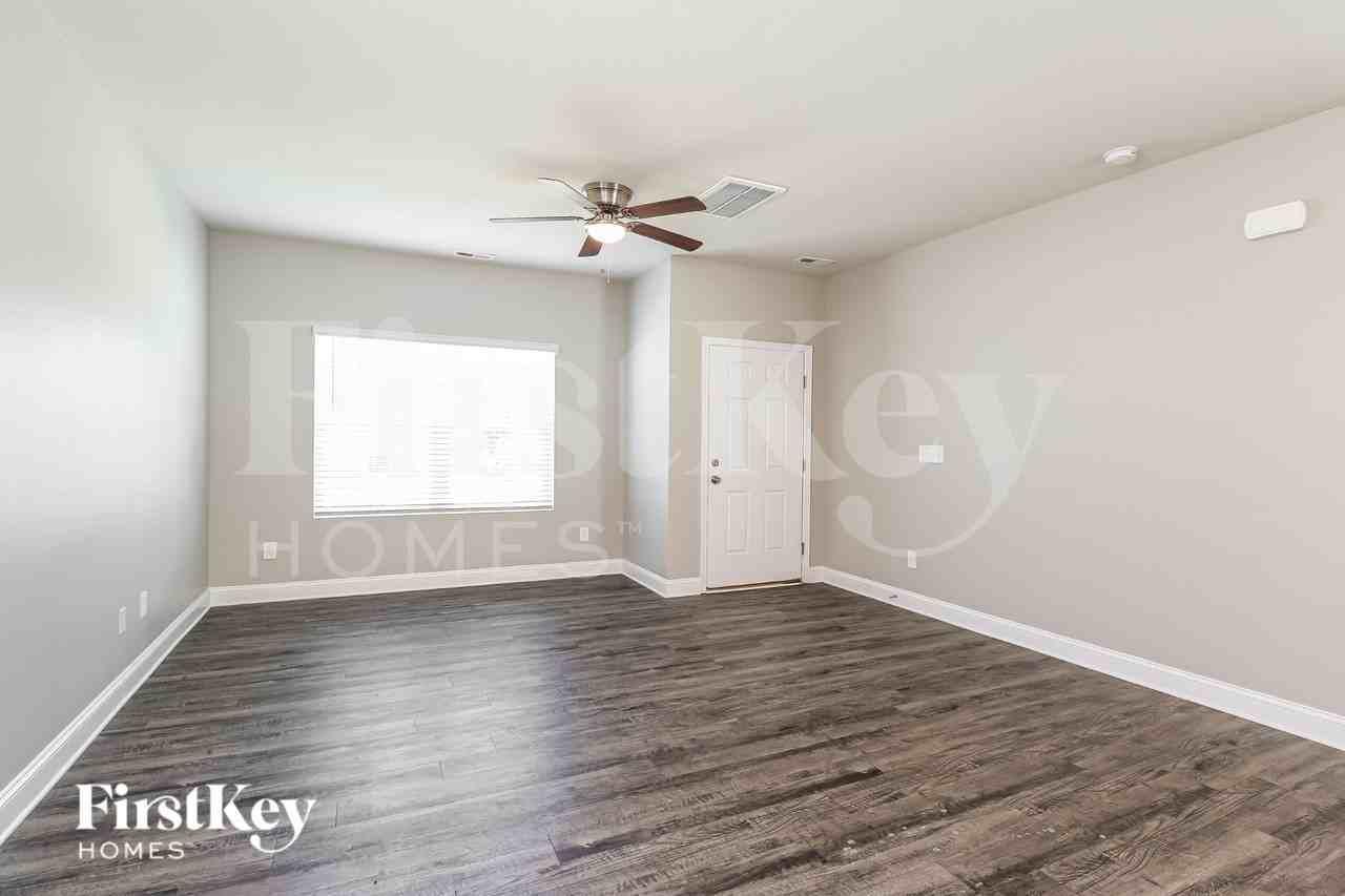 5517 Cobblestone Glen Dr - Photo 4 of 19