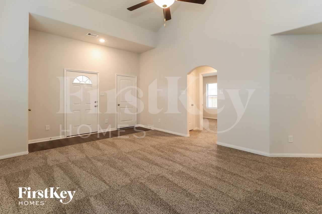25621 Roy Rogers Rd - Photo 4 of 16