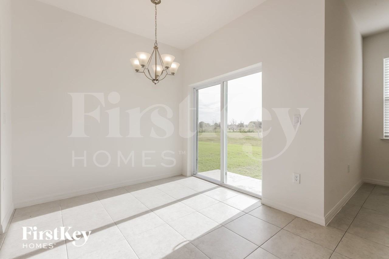 204 Windsor Reserve Dr - Photo 5 of 17