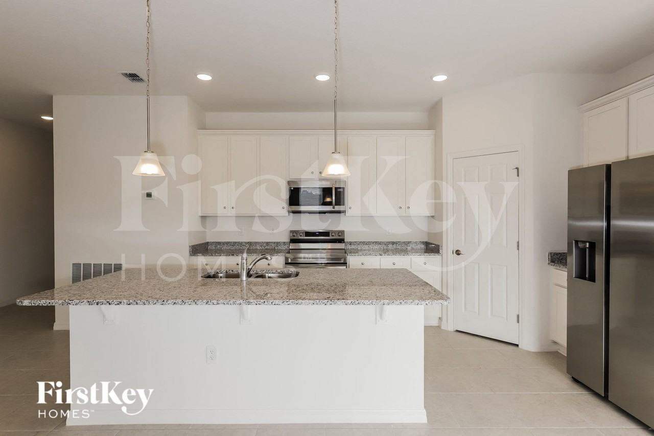 204 Windsor Reserve Dr - Photo 6 of 17