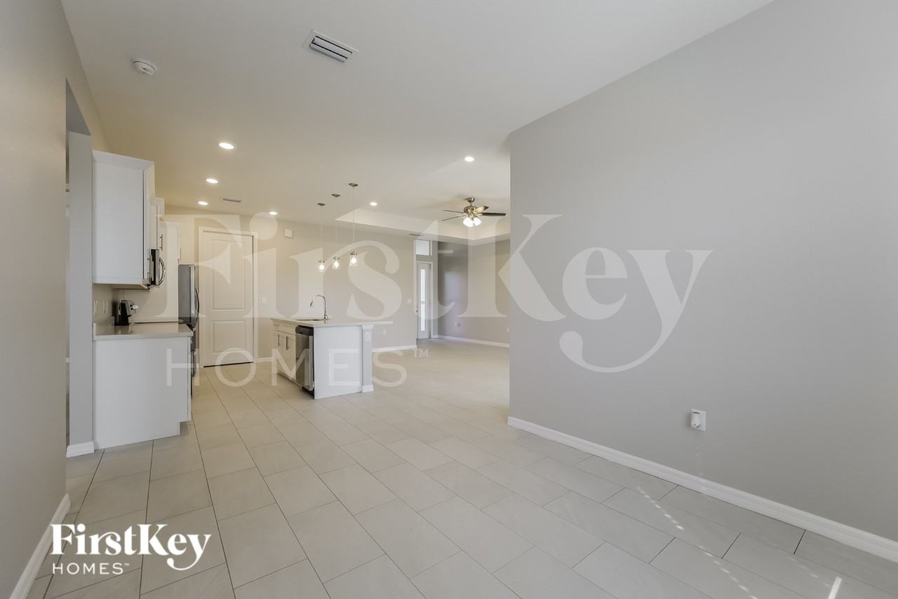 4013 16th St W - Photo 4 of 15
