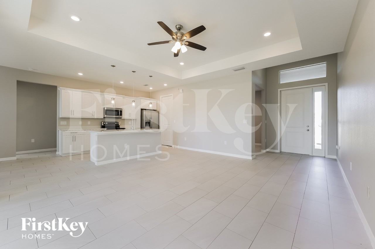 4013 16th St W - Photo 5 of 15